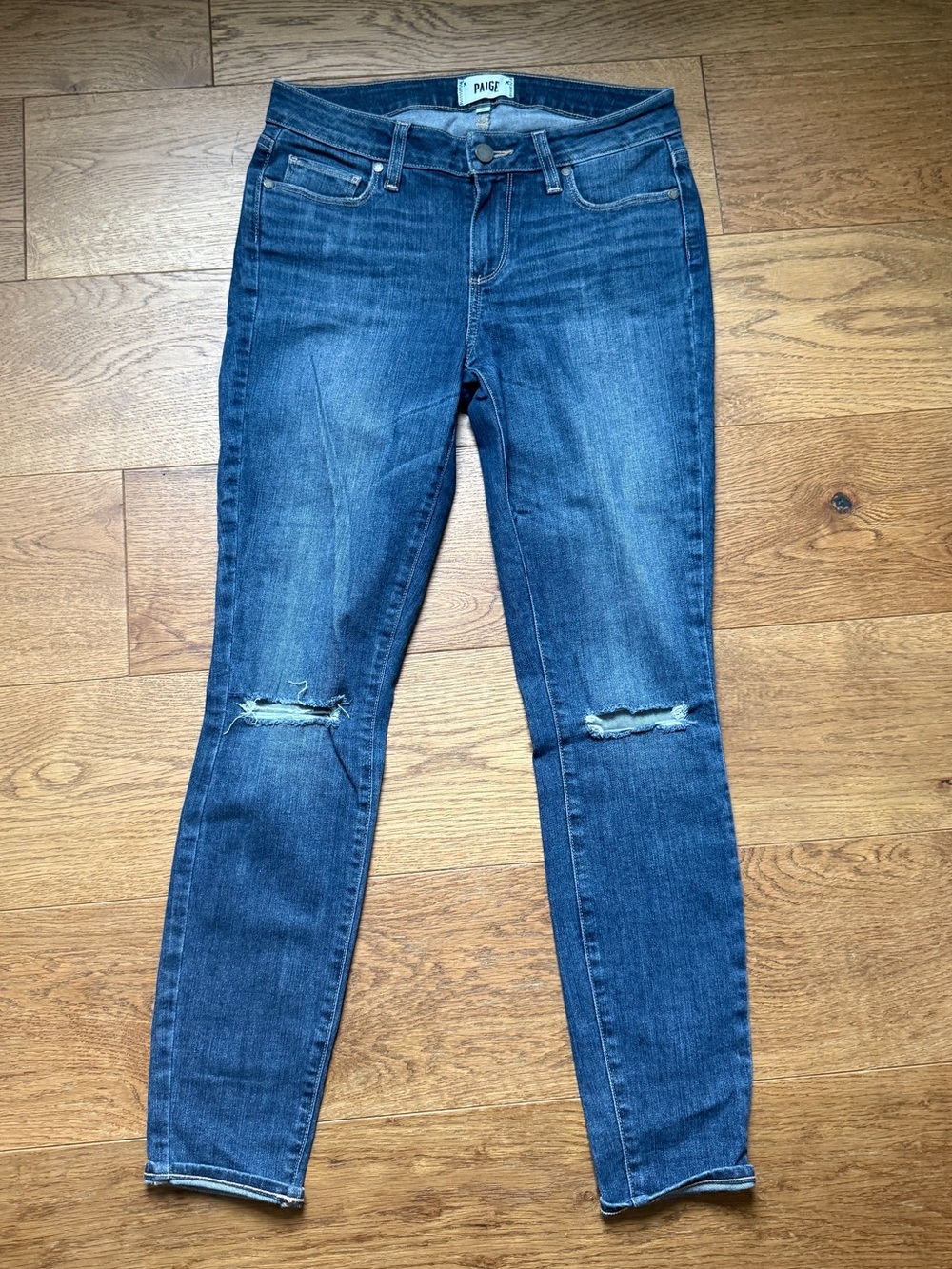 Paige Verdugo skinny Ankle jeans, distressed knee design blue wash.